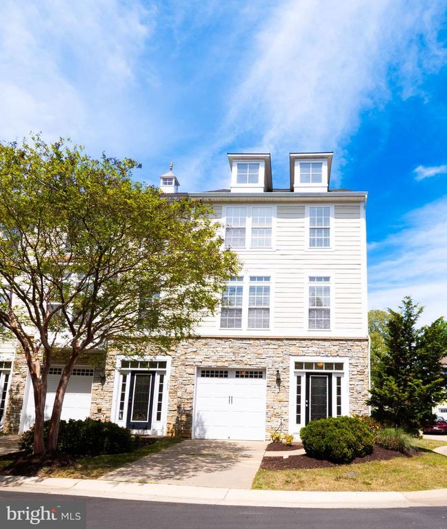 301 MONROE POINT DR, Colonial Beach, VA 22443