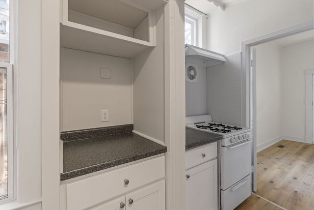 133 W 13TH Street, Davenport, IA 52803