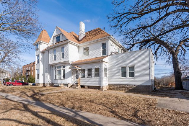 133 W 13TH Street, Davenport, IA 52803