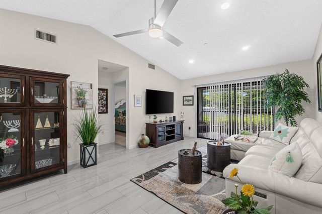 15011 Ashland Circle 23, Delray Beach, FL 33484