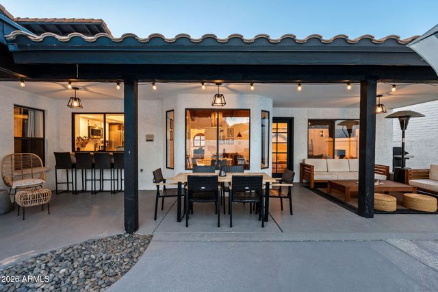 1015 E COUNTRY GABLES Drive, Phoenix, AZ 85002