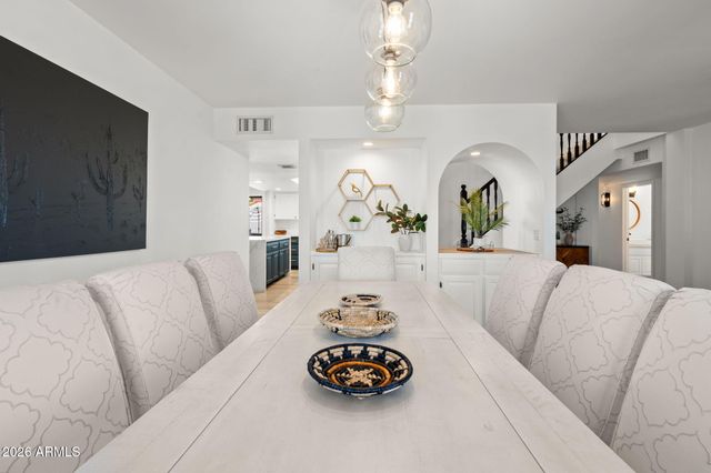 1015 E COUNTRY GABLES Drive, Phoenix, AZ 85002