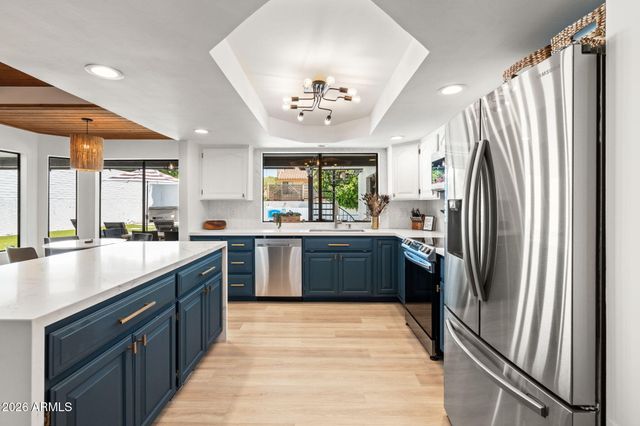 1015 E COUNTRY GABLES Drive, Phoenix, AZ 85002