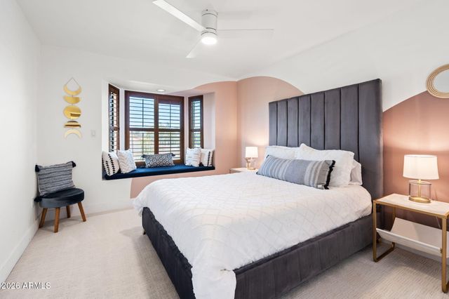 1015 E COUNTRY GABLES Drive, Phoenix, AZ 85002