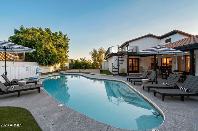 1015 E COUNTRY GABLES Drive, Phoenix, AZ 85002