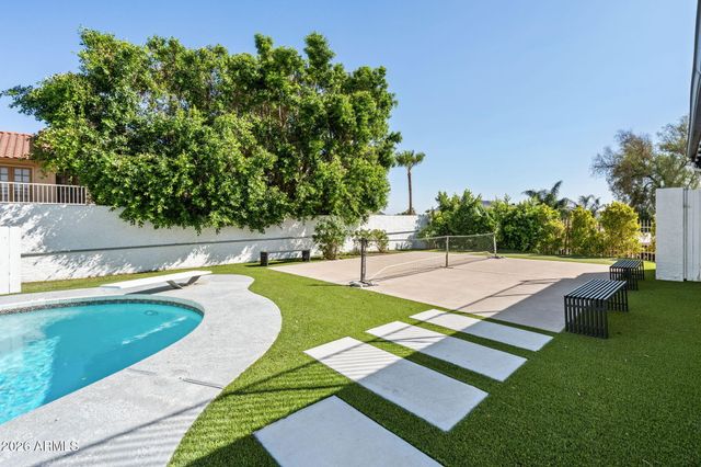1015 E COUNTRY GABLES Drive, Phoenix, AZ 85002