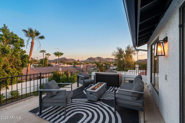 1015 E COUNTRY GABLES Drive, Phoenix, AZ 85002