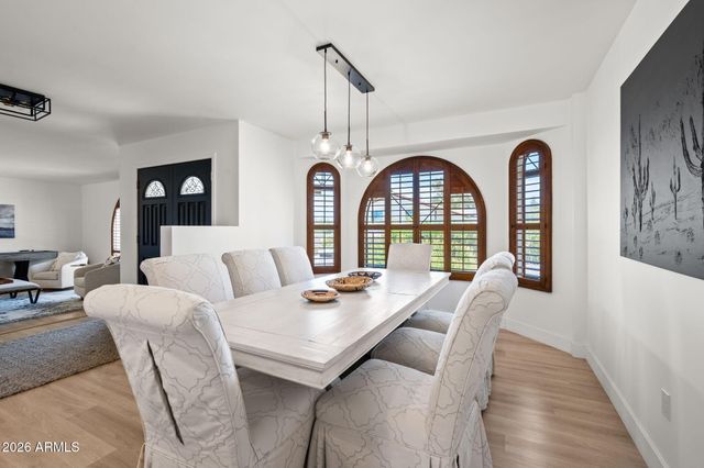 1015 E COUNTRY GABLES Drive, Phoenix, AZ 85002