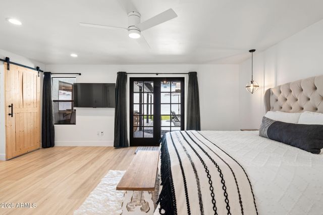 1015 E COUNTRY GABLES Drive, Phoenix, AZ 85002