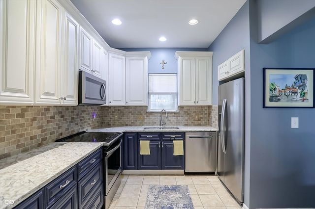 9152 Wadsworth Court, Fishers, IN 46037