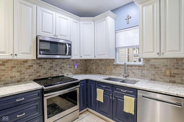 9152 Wadsworth Court, Fishers, IN 46037
