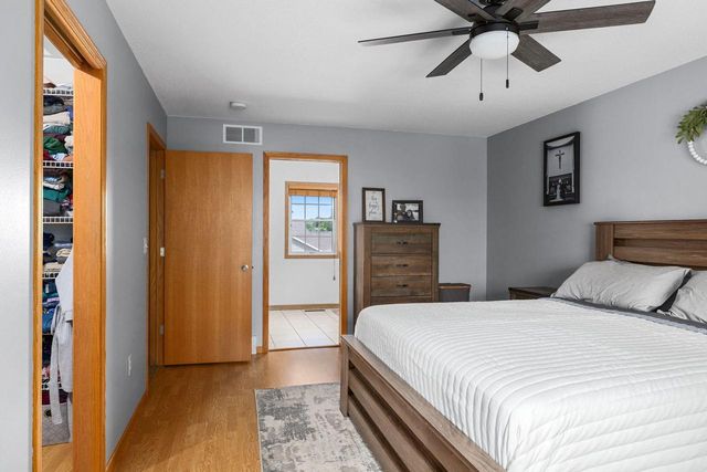 912 Silver DRIVE, Holmen, WI 54636