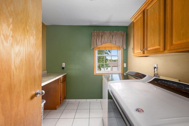 912 Silver DRIVE, Holmen, WI 54636
