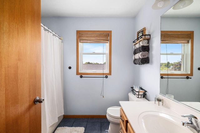 912 Silver DRIVE, Holmen, WI 54636