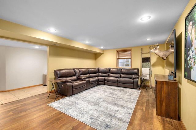 912 Silver DRIVE, Holmen, WI 54636