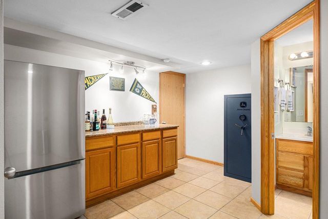 912 Silver DRIVE, Holmen, WI 54636