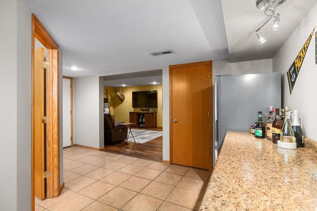 912 Silver DRIVE, Holmen, WI 54636