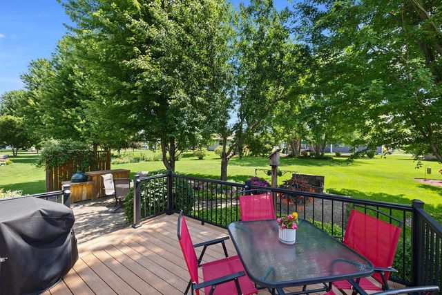 912 Silver DRIVE, Holmen, WI 54636