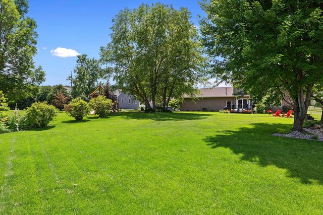 912 Silver DRIVE, Holmen, WI 54636