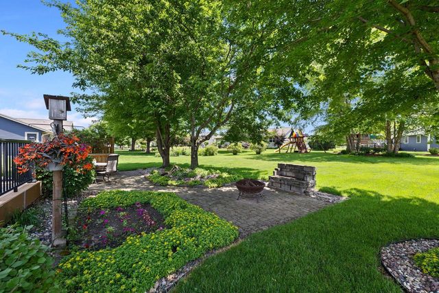 912 Silver DRIVE, Holmen, WI 54636