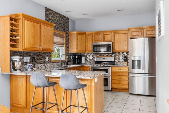 912 Silver DRIVE, Holmen, WI 54636