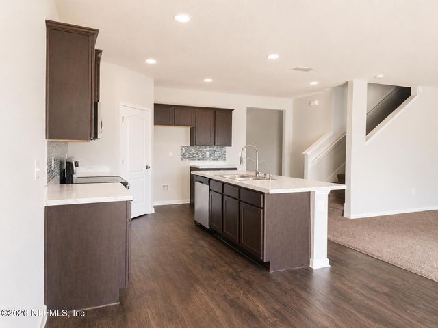 3352 GARDEN BROOK Road, Jacksonville, FL 32208