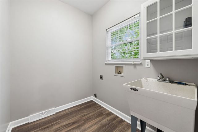 125 Edgewood Drive, New Stanton, PA 15672