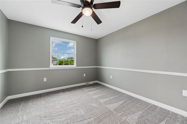 125 Edgewood Drive, New Stanton, PA 15672