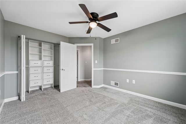 125 Edgewood Drive, New Stanton, PA 15672