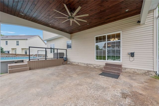 125 Edgewood Drive, New Stanton, PA 15672