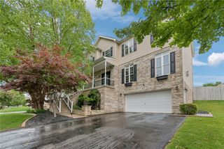 125 Edgewood Drive, New Stanton, PA 15672
