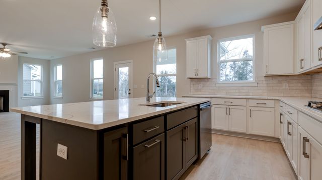 3616 Heartland Dr, Columbia, TN 38401