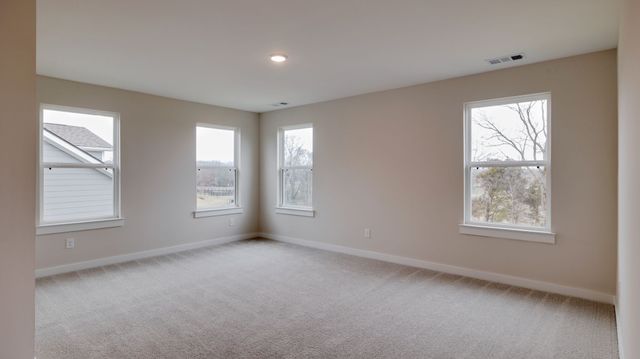 3616 Heartland Dr, Columbia, TN 38401