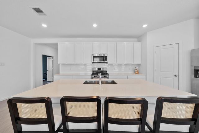 807 Heaven Drive, Beasley, TX 77417