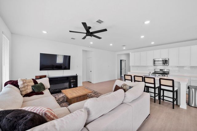 807 Heaven Drive, Beasley, TX 77417