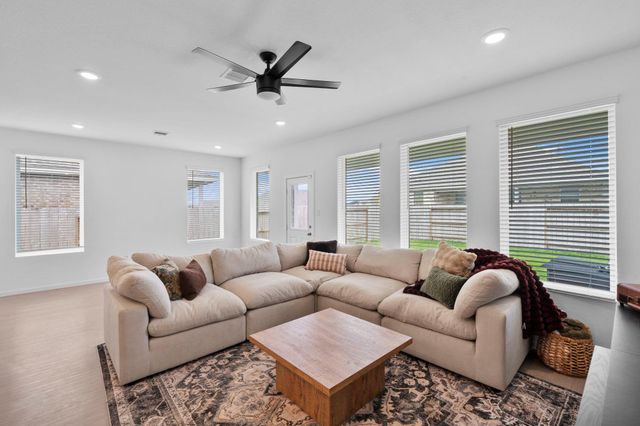 807 Heaven Drive, Beasley, TX 77417