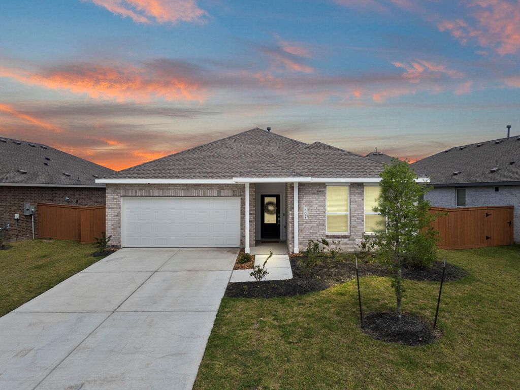 807 Heaven Drive, Beasley, TX 77417