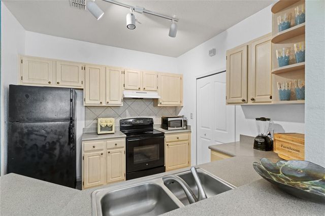 1325 LAKE SHADOW CIRCLE 12307, Maitland, FL 32751