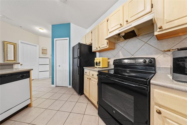 1325 LAKE SHADOW CIRCLE 12307, Maitland, FL 32751