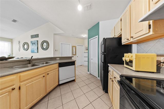 1325 LAKE SHADOW CIRCLE 12307, Maitland, FL 32751