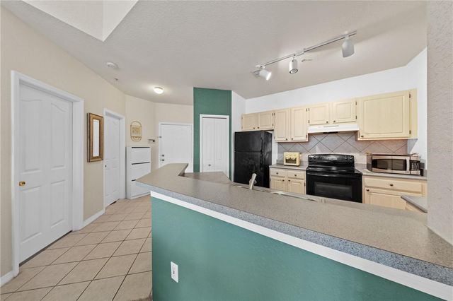 1325 LAKE SHADOW CIRCLE 12307, Maitland, FL 32751