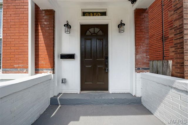 3459 Giles Avenue, St Louis, MO 63116