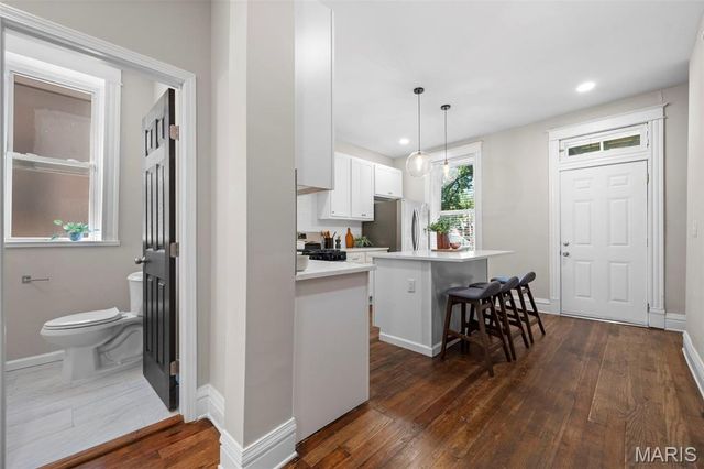 3459 Giles Avenue, St Louis, MO 63116