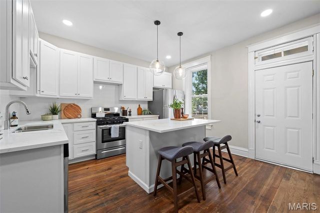 3459 Giles Avenue, St Louis, MO 63116