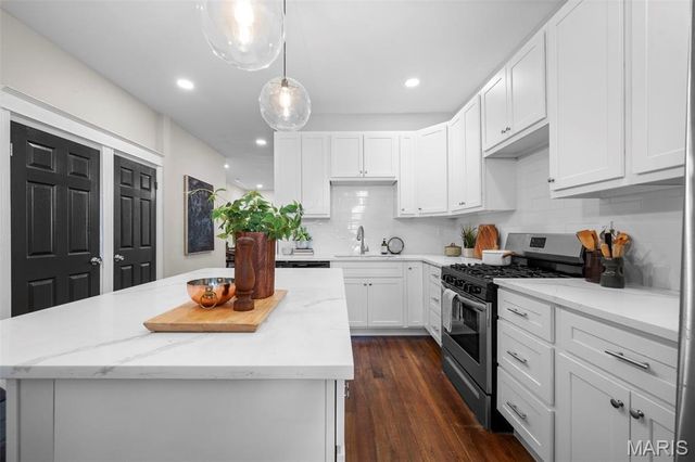 3459 Giles Avenue, St Louis, MO 63116