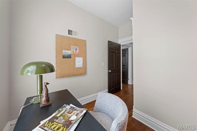 3459 Giles Avenue, St Louis, MO 63116
