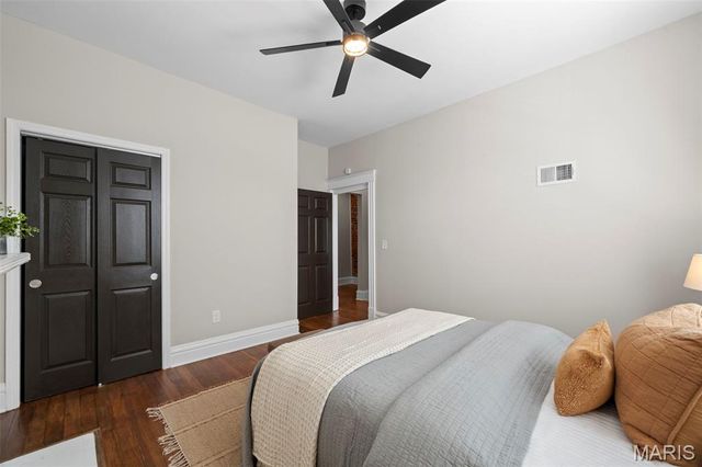 3459 Giles Avenue, St Louis, MO 63116