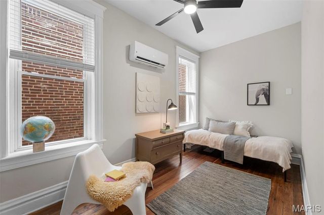 3459 Giles Avenue, St Louis, MO 63116