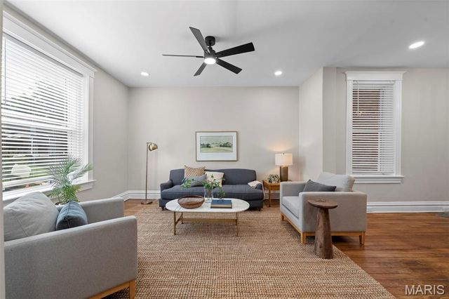 3459 Giles Avenue, St Louis, MO 63116