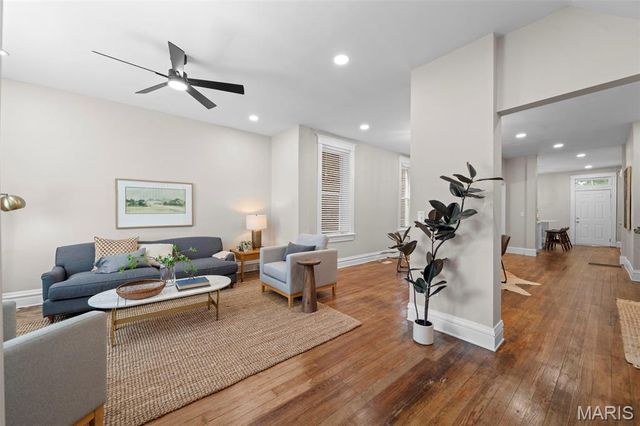 3459 Giles Avenue, St Louis, MO 63116